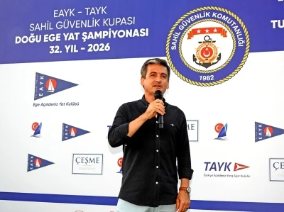 &Ccedil;eşme&rsquo;de yelken ş&ouml;leni &ouml;d&uuml;l t&ouml;reniyle sona erdi
