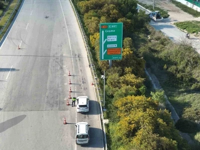 &Ccedil;eşme gişelerinde dron destekli trafik denetimi devam ediyor
