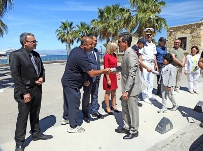&Ccedil;eşme Kalesi&rsquo;nde bayramlaşma programı d&uuml;zenlendi
