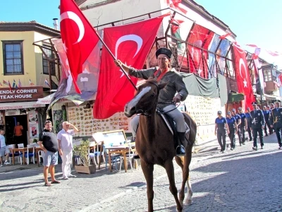 Çeşme’nin kurtuluşunun 103. yıldönümü kutlandı

