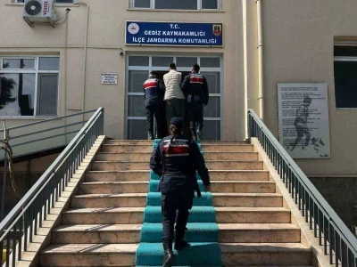 Cezaevi firarisi Gediz&rsquo;de yakalandı
