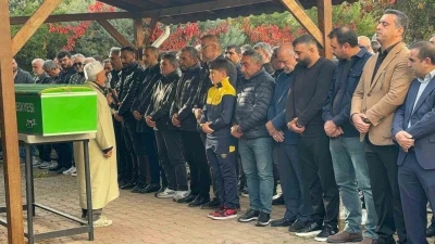 Cezavindeki odasında ölü bulunan Thodex’in kurucusu Faruk Fatih Özer, Kocaeli’de toprağa verildi
