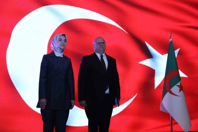 Cezayir’in bağımsızlığının 71’inci yıl dönümü kutlandı
