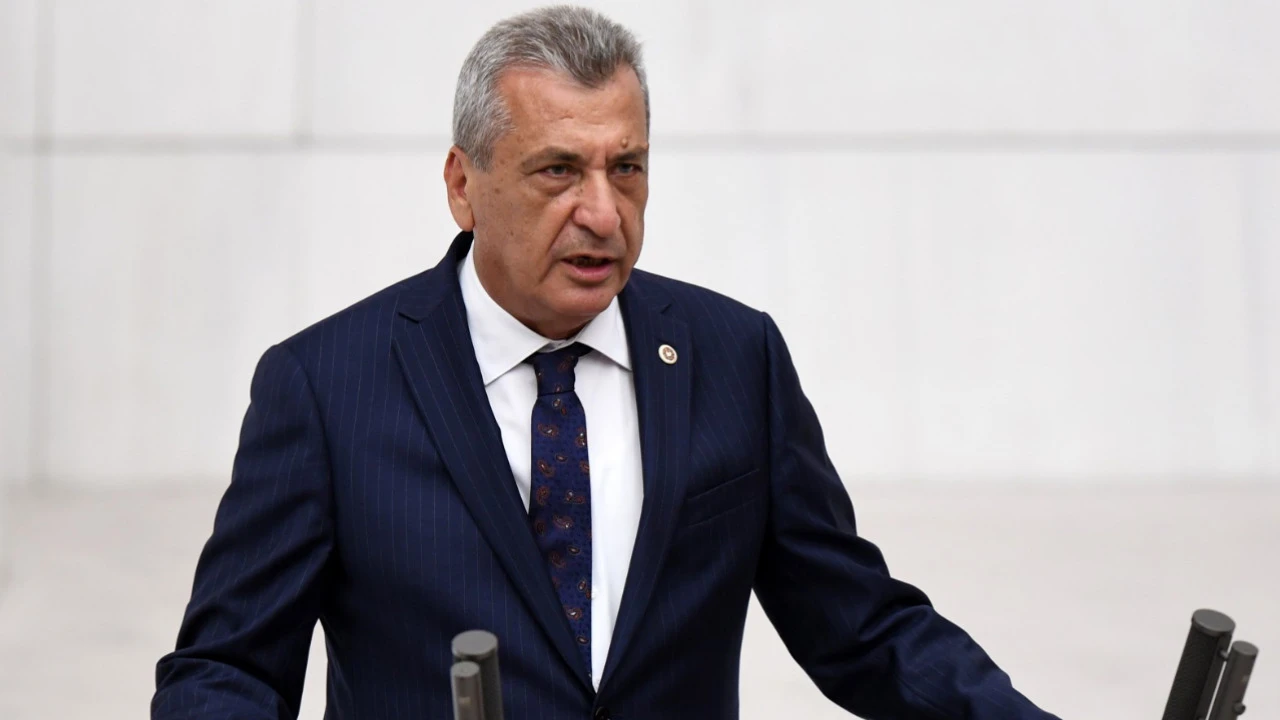CHP&rsquo;de disiplin s&uuml;reci: Hasan &Ouml;zt&uuml;rkmen kesin ihra&ccedil; istemiyle sevk edildi