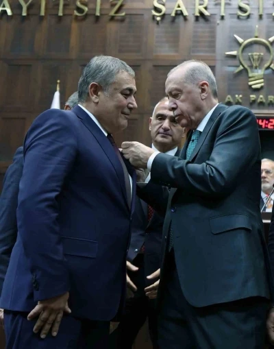 CHP’den istifa eden Aksu Belediye Başkanı Yıldırım AK Parti’ye katıldı
