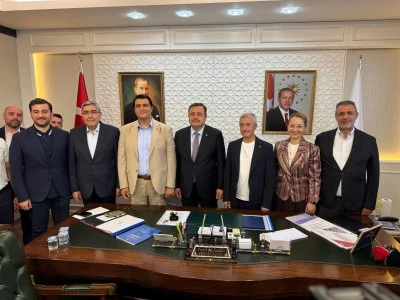 CHP’den seçilen AK Parti’ye geçen Yılmaz, “Şehitkamil yeniden AK Parti’ye hayırlı olsun.”