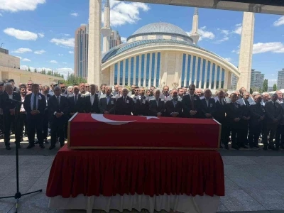 CHP Genel Başkanı Kılı&ccedil;daroğlu, Emekli Hava Savunma Albayı T&uuml;reli&rsquo;nin cenaze t&ouml;renine katıldı
