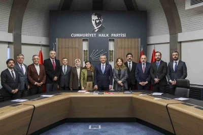CHP Genel Başkanı &Ouml;zel, Diyarbakır Kent Koruma ve Dayanışma Platformu temsilcileriyle bir araya geldi
