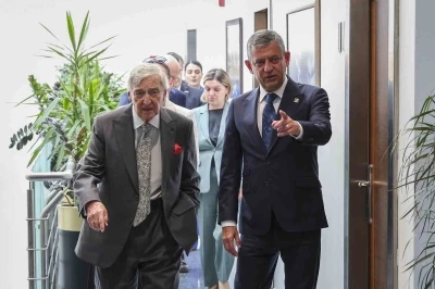 CHP Genel Başkanı &Ouml;zel, Rahmi Ko&ccedil; ve Ali Ko&ccedil;&rsquo;u kabul etti
