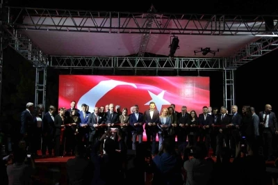 CHP Genel Başkanı Özel, Uşak Belediyesi Ferdi Zeyrek Amfi Salonu açılışına katıldı
