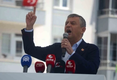 CHP Grup Başkanı &Ouml;zg&uuml;r &Ouml;zel: "Gerekirse bu başı vereceğim ama onlara baş eğmeyeceğim"

