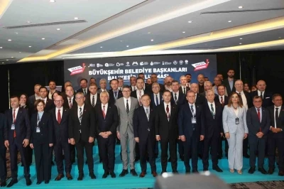 CHP&rsquo;li B&uuml;y&uuml;kşehir Belediye Başkanları Balıkesir&rsquo;de buluştu
