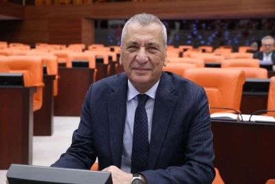 CHP'li &Ouml;zt&uuml;rkmen TBMM'de Gaziantep'teki TOKİ Mağdurlarını G&uuml;ndeme Taşıdı