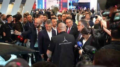 CHP lideri &Ouml;zg&uuml;r &Ouml;zel "Kaan&rsquo;ın yerli milli motoruyla u&ccedil;acağı g&uuml;n&uuml; d&ouml;rt g&ouml;zle bekliyoruz"
