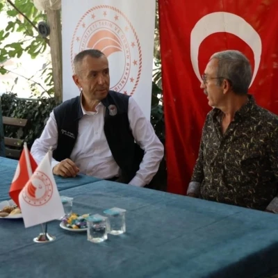 Çiftçilere kiraz, ceviz, karpuz, buğday ve ayçiçeği üretimi hakkında bilgi verildi
