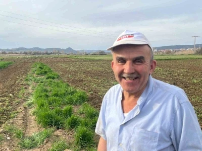 &Ccedil;ift&ccedil;inin doğal mesai arkadaşları iş başında
