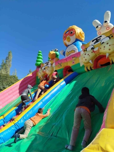 Çıldır’da ‘Merkezim Her Yerde’ projesi köy çocuklarıyla buluştu
