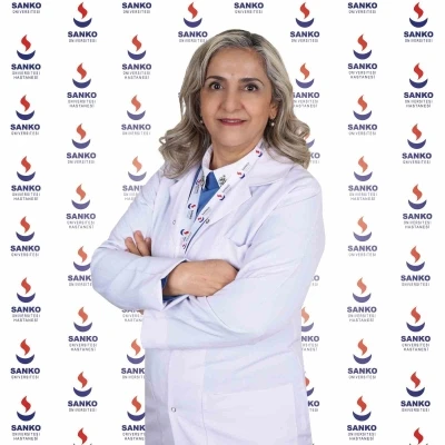 Cilt lekeleri en sık güneş hasarına bağlı nedenlerle görülür
