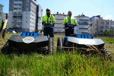 &Ccedil;imleri artık robotlar bi&ccedil;iyor: 6 kişilik işi 2 robot yapıyor

