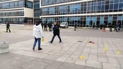 Cinayet davasının sanığı firari avukat yakalanamadı
