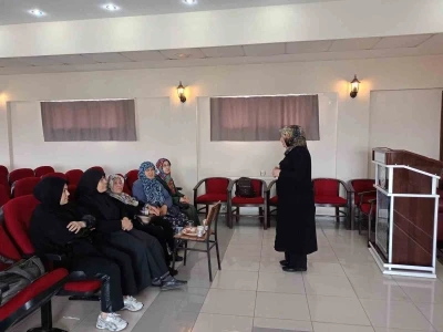 &Ccedil;ine&rsquo;de hacı adaylarına y&ouml;nelik bilgilendirme semineri
