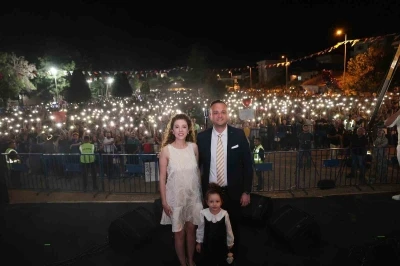 Çivril Elma Festivalinde Cem Adrian unutulmaz gece yaşattı
