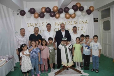 Cizre&rsquo;de 5 yaşındaki &ccedil;ocuk 22 sureyi dinleyerek ezberledi
