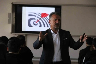 Cizre&rsquo;de lise &ouml;ğrencilerine y&ouml;nelik YKS semineri d&uuml;zenlendi

