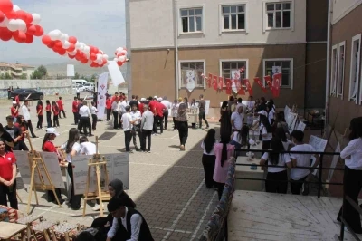 Cizre&rsquo;de &ouml;ğrenciler projelerini g&ouml;r&uuml;c&uuml;ye &ccedil;ıkardı
