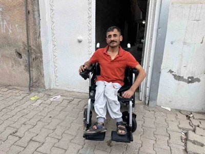 Cizre’de Ramazan’ın tekerlekli sandalye ihtiyacını polis memuru karşıladı
