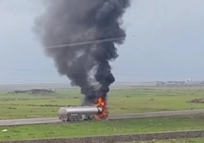 Cizre&rsquo;de seyir halindeki tır alev topuna d&ouml;nd&uuml;