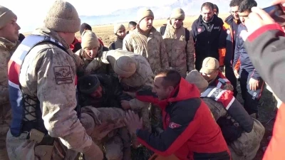 Çoban kendisini koyunların arasında sıcaklığını muhafaza ederek hayatta kalmış
