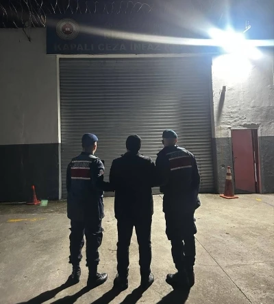 &Ccedil;ocuk istismarından aranan şahıs yakalanarak cezaevine g&ouml;nderildi

