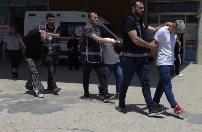 &Ccedil;ocuk parkında dehşeti yaşatanlar adliyeye sevk edildi

