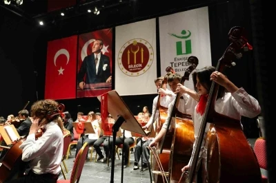 &Ccedil;ocuk Senfoni Orkestrası&rsquo;nın konseri ayakta alkışlandı

