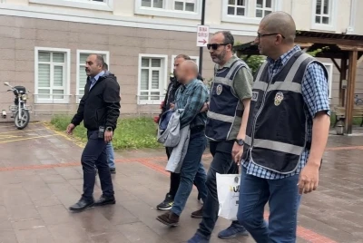 &rsquo;&Ccedil;ocuk tacizi&rsquo; ş&uuml;phelisinin yakınları basına saldırdı
