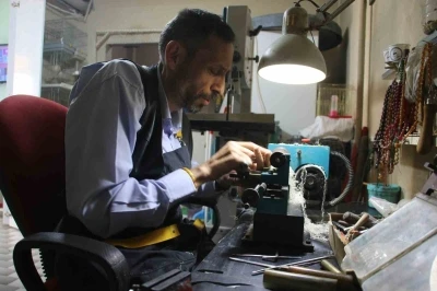 &Ccedil;ocuk yaşında engelli kaldı, azmi onu hayattan kopartmadı
