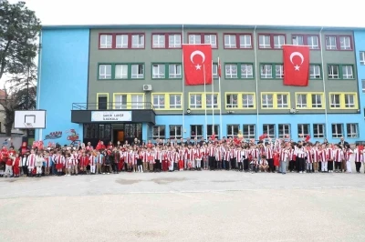 &Ccedil;ocuklar İneg&ouml;lspor formasıyla buluşuyor
