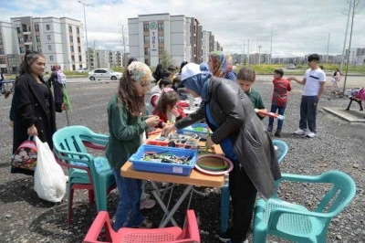 &Ccedil;ocuklar sokakta sporla buluştu