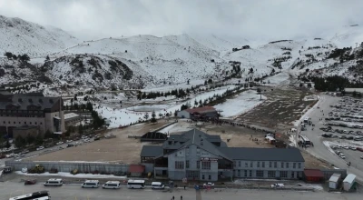 &Ccedil;ocuklar s&ouml;mestir tatilinin keyfini Davraz Kayak Merkezi&rsquo;nde &ccedil;ıkardı
