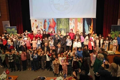 &Ccedil;ocuklar Yal&ccedil;ın Başkan&rsquo;ın karne hediyesi ile eğlendi
