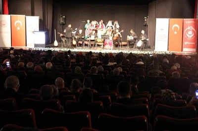 &Ccedil;ocuklardan duygu dolu t&uuml;rk&uuml; konseri
