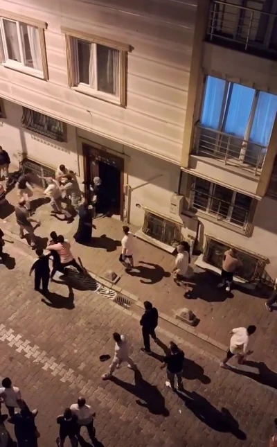 Çocukların kavgasına aileler dahil oldu, ortalık savaş alanına döndü
