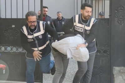 &Ccedil;ocuklarının boğazına bı&ccedil;ak dayayan o babaya tahliye
