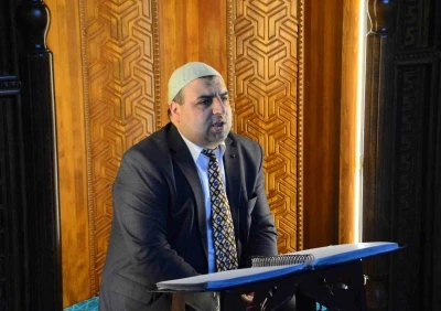 &Ccedil;ocukluk hayalini ger&ccedil;eğe d&ouml;n&uuml;şt&uuml;ren g&ouml;rme engelli m&uuml;ezzin: "Engelli olmak Kur&rsquo;an okumaya engel değildir"
