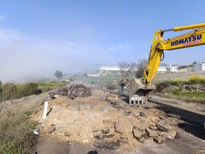 &Ccedil;&ouml;ken Selendi-Kula eski yolunda &ccedil;alışmalar devam ediyor

