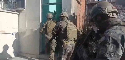 &Ccedil;oraplara ve sakız kutularına sakladıkları uyuşturucuyu ekipler buldu
