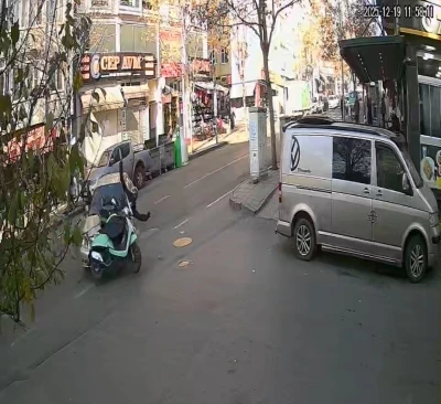 &Ccedil;orlu&rsquo;da otomobille motosiklet kafa kafaya &ccedil;arpıştı: 1 yaralı

