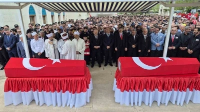 &Ccedil;orlu şehitlerini binler uğurladı
