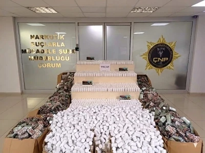 &Ccedil;orum&rsquo;da 550 bin adet sentetik ecza hapı ele ge&ccedil;irildi: 2 tutuklama
